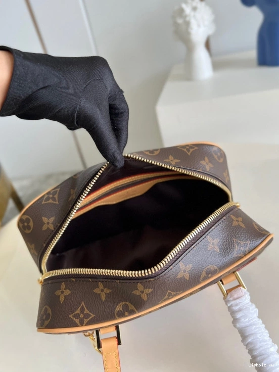 WIS CITE LOUIS VUITTON 0718